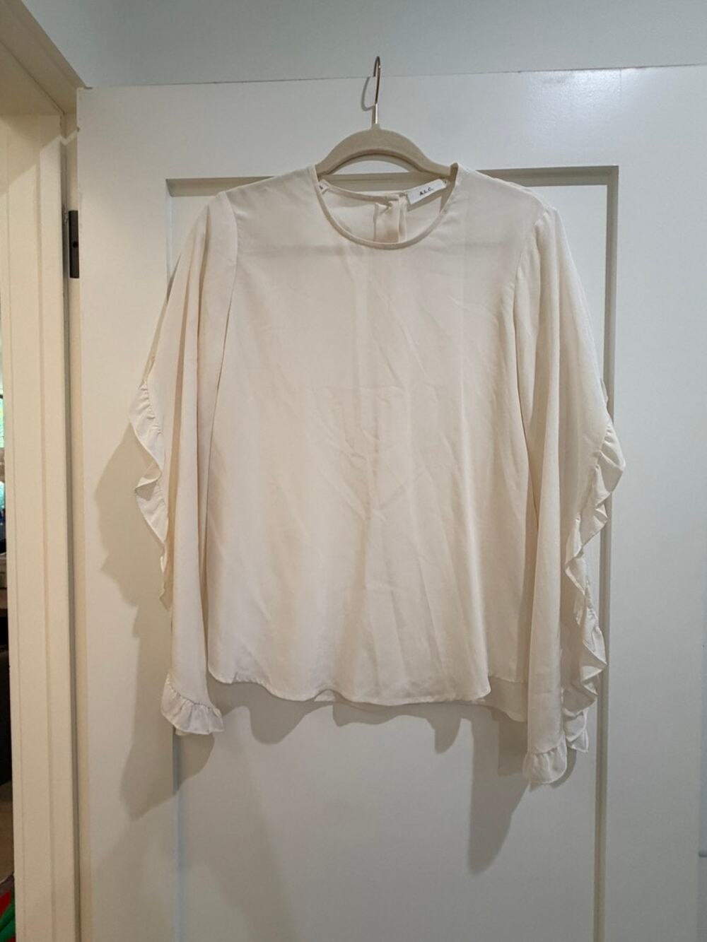 ALC Long Sleeve Cream Silk Blouse - Ruffled open sleeves - Crew neck - Size US 2